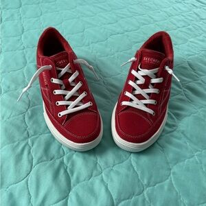 Women’s Red Sketchers